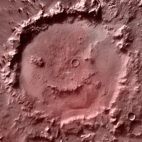 The happy face crater la cara feliz en marte